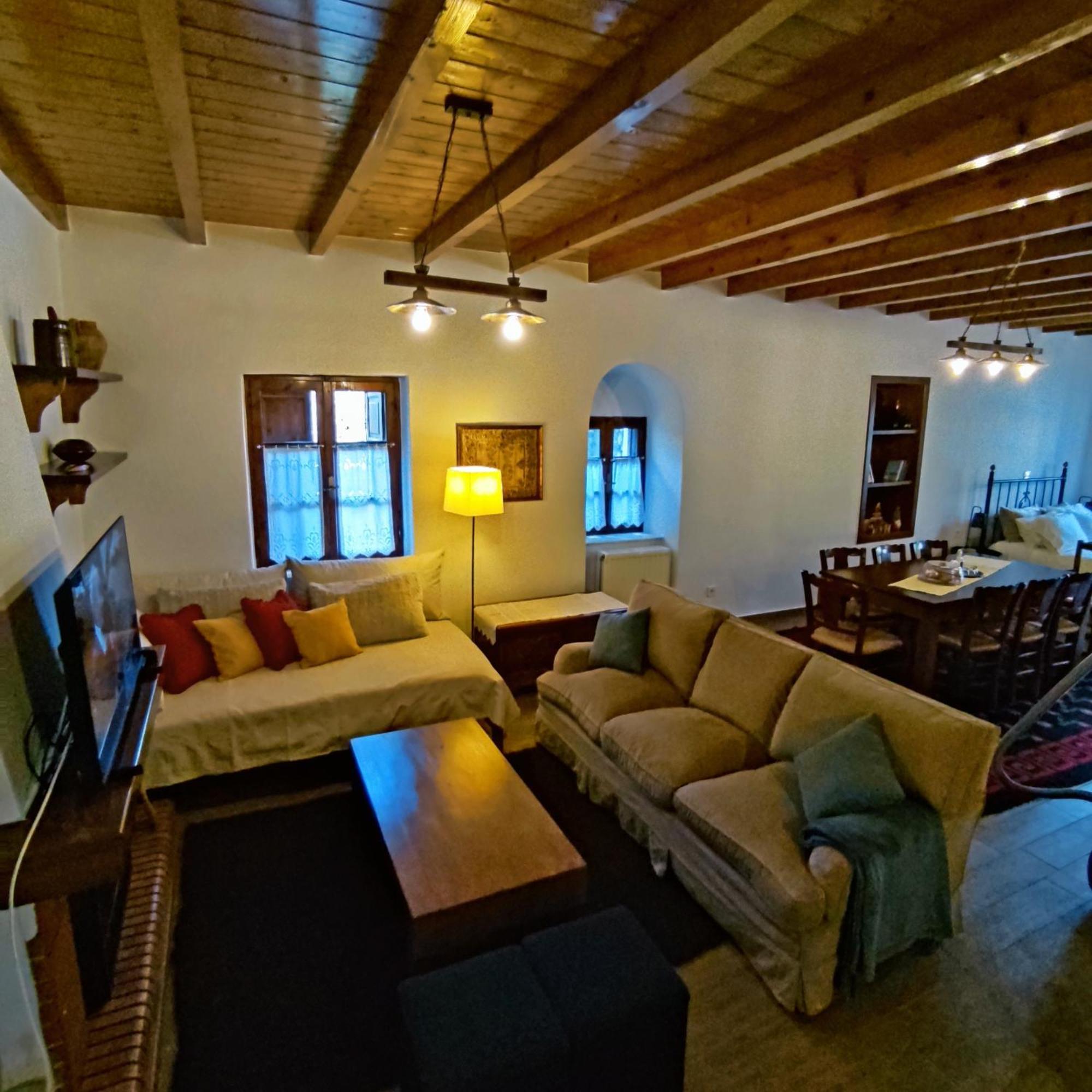 Kristi'S Homes - "Traditional Home" In ديميتسانا المظهر الخارجي الصورة